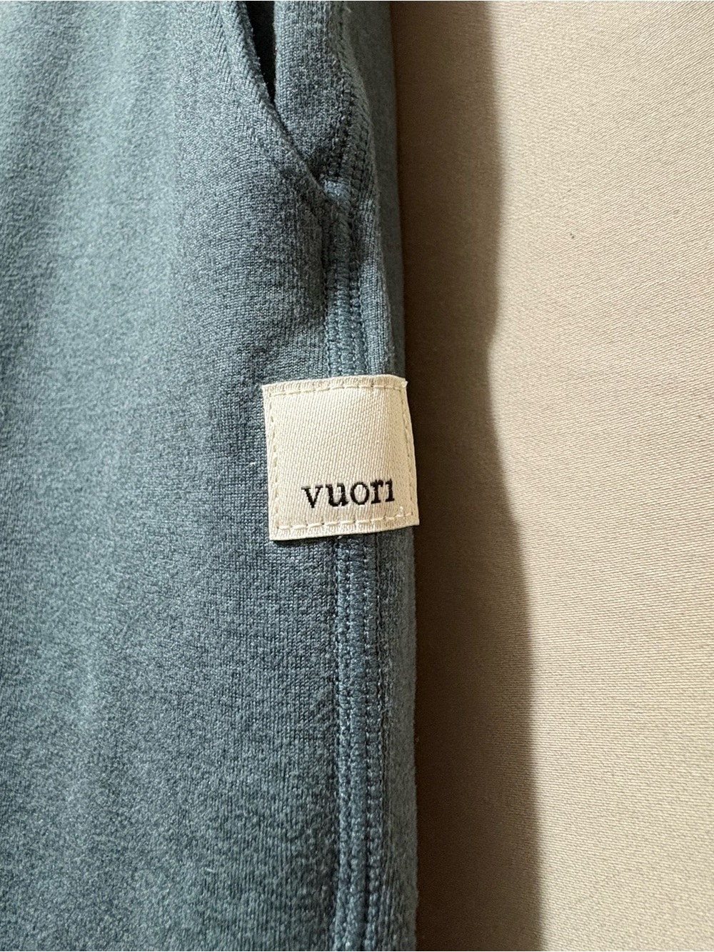 Vuori Women’s Slate Blue XL Performance Joggers - Picture 6 of 6